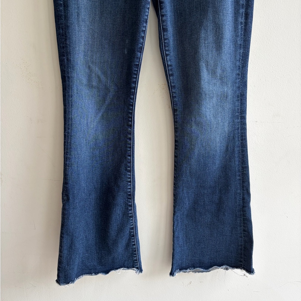 MOTHER The Weekender Fray Stretch Flare Jeans Size 28 - Picture 4 of 13